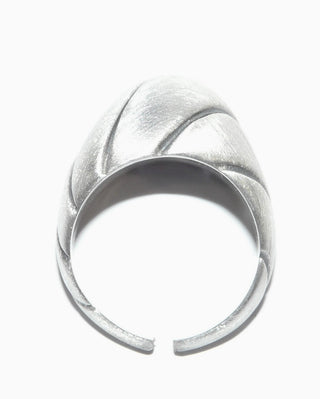 Einzelstück, Ring "Ei" aus 925 Silber, massiv, matt, in den Rillen geschwärzt, weitenverstellbar, Ringweite 51-	
-	Unikate und Pretiosen nur erhältlich im Onlineshop der Goldschmiede Danilo!
