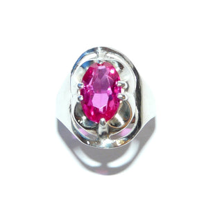Einzelstück, ovaler Ring in 925 Silber, ovaler, funkelnd facettierte Rubin-Replik, Ringweite 58, wahrscheinlich Osteuropa um 1960- Nur erhältlich im Onlineshop von Juwelier & Goldschmiede Danilo!