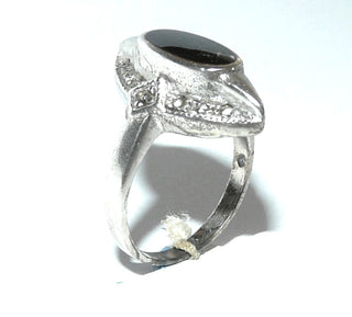 Einzelstück, Ring aus 925 Silber, Replik im Stil um 1920, ovaler Onyx, navetteförmig, umrandet von Markasiten, poliert, Ringweite 52 - Unikatschmuck nur erhältlich im Onlineshop von Juwelier & Goldschmiede Danilo! 