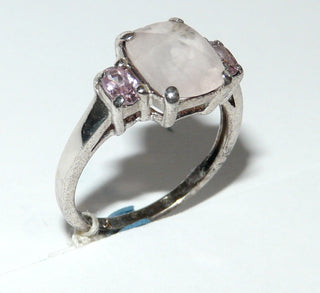 Einzelstück, Ring aus 925 Silber mit einem facettierten synthetischen Rosenquarz + 2 rosa Zirkonia, poliert, Ringweite 57,5 -	Nur erhältlich bei www.danilogold-shop.de