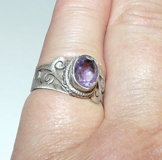 Einzelstück, Ring aus 925 Silber, gesägte Handarbeit mit einem ovalen, facettierten Amethyst, matt + in den Tiefen geschwärzt, Ringweite 50 -	Handgefertigtes Unikat! Nur im Danilo Gold Online Shop!