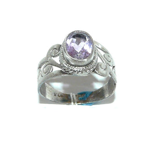 Einzelstück, Ring aus 925 Silber, gesägte Handarbeit mit einem ovalen, funkelnd facettierten, fliederfarbenen Amethyst, seidenmatt + in den Tiefen geschwärzt, Ringweite 50 - Handgefertigtes Unikat! Nur im Danilo Gold Online Shop!