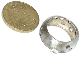 Einzelstück, Ring "Sternenzelt" aus 925 Silber, gleichlaufend, teilmassiv, mit halbrundem Querschnitt, kreisförmige Durchbrüche, seidenmatt, Ringweite 48 -	Unikatschmuck nur erhältlich im Onlineshop von Juwelier & Goldschmiede Danilo! 