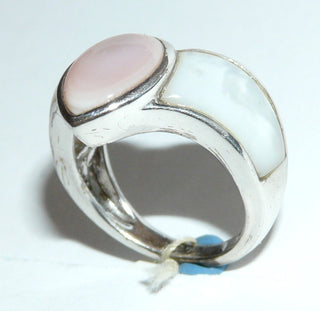 Einzelstück, Ring aus 925 Silber mit einem rosafarbenen Tropfen + zwei eingelassenen weißen Perlmuttstreifen in der V-förmigen Ringschiene, poliert, Ringweite 57 -	Einzelstücke nur erhältlich bei www.danilogold-shop.de