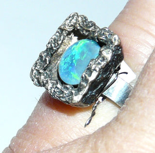 Unikat-Ring mit australischer Opal-Triplette in blau-grün, 835 Silber in den Tiefen geschwärzt / oxidiert, Ringweite verstellbar, unten offen, Ringweite ca. 49 - Unikate + Einzelstücke nur im Onlineshop von Goldschmiede Danilo!