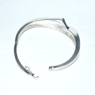 Einzelstück, Armreif, Armspange aus massivem 925 Silber, seidenmatt mit polierten Seitenflächen + Kanten, Verschluß mit einer Sicherheitsacht, oval, Innenumfang 17,5 cm -	Unikatschmuck nur erhältlich im Onlineshop von Juwelier & Goldschmiede Danilo! 