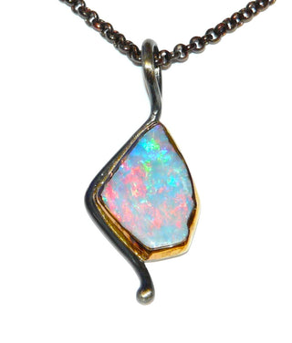 Handgefertigter Unikat-Anhänger mit australischer Opal-Doublette, ca. 30 mm x 17 mm , 925 Silber + 750 Gelbgold - Handarbeit in besonderer Form! Nur in der Goldschmiede Danilo.