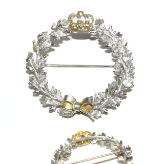Einzelstück, Vintage-Brosche "Ehrenkranz" aus Eichenlaub, 800 Silber mit vergoldeter Krone + Schleife, ca. 42 mm x 38 mm, um 1900 -	Handarbeiten online bestellen bei Juwelier & Goldschmiede Danilo!