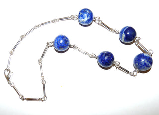 Handgefertigte Unikat-Kette, Silber-Statement-Collier mit 5 großen, blauen Sodalith-Kugeln mit schöner Maserung und einer runden Stäbchenkette aus 925 Silber, Durchmesser der Kugeln ca. 21,5 mm, Länge 52 cm + Karabinerverschluß