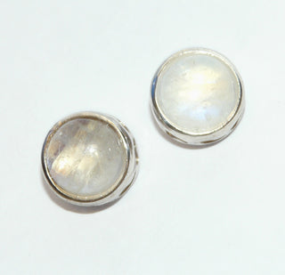 runde Einzelstücke, Silberohrstecker 925, indischer heller Mondstein in ausgesägter Zargenfassung, Durchmesser ca. 12mm, beide Steine in individueller Tönung - Unikate + Einzelstücke nur im Onlineshop von Goldschmiede Danilo!