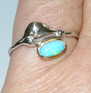 handgefertigter Unikat-Ring mit äthiopischem Opal, bicolor in 925 Silber + mit 750 Gold Fassung, Ringweite 57,5, Die diagonale Linie ist kein Riß, sondern ein innenliegender Einschluß; eine Garantie für einen natürlichen Opal - Handgefertigtes Unikat! Nur im Danilo Gold Online Shop