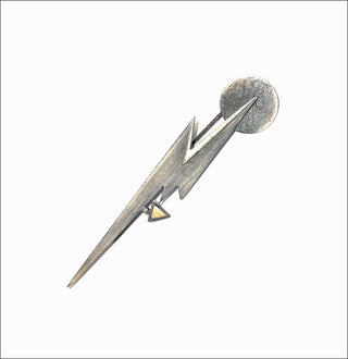 Einzelstück, Stab-Brosche "Blitz" matt-poliert, geschwärztes 925 Silber + 585 Gold Dreieck, Gesamtlänge ca. 73,5 mm -	Unikatschmuck nur erhältlich im Onlineshop von Juwelier & Goldschmiede Danilo! 