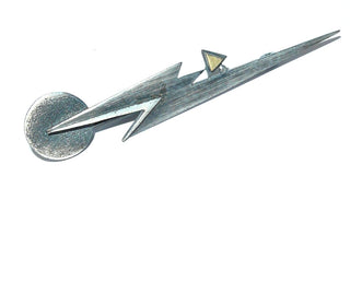 Einzelstück, Stab-Brosche "Blitz" matt-poliert, geschwärztes 925 Silber + 585 Gold Dreieck, Gesamtlänge ca. 73,5 mm -	Unikatschmuck nur erhältlich im Onlineshop von Juwelier & Goldschmiede Danilo! 