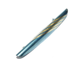 schlichtes Einzelstück, Handarbeit, aufgerollte, gestreifte Unikat-Brosche / Stabnadel aus geschwärztem 925 Silber + 750 Gelbgold, seidenmatt glänzend, Länge 6,4 cm. Dazu paßt Ri 0079 -	Handgefertigtes Unikat! Nur im Onlineshop von Juwelier & Goldschmiede Danilo!