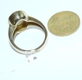 Einzelstück, Statement-Ring aus massivem 585 Gold mit einem großen, weißen kristallinen, wunderschön blau-grün schillernden, ovalen australischen Opal-Cabochon, sicher eingefaßt in einer breiten Zargenfassung, poliert, Ringweite 57 -	Einzelstücke nur erhältlich bei www.danilogold-shop.de