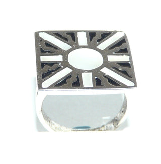 Einzelstück, schwarz-weißer Ring "Quadratstern" aus 925 Silber mit weißem Perlmutt + schwarzem Acryl, glatt eingearbeitete Intarsien in eine quadratische Fläche, Ringweite 60 -	Einzelstücke nur erhältlich bei www.danilogold-shop.de