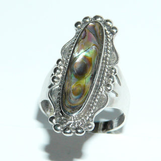 Einzelstück, Statement-Ring "Seeopal" aus 925 Silber mit einem langgezogenen Oval aus grün-blau-violett schimmernden Perlmutt der Paua-Muschel, mit Verzierungen aus Kordelrand + Kugeln, Ringweite 61 -	Einzelstücke nur erhältlich bei www.danilogold-shop.de