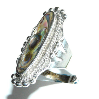 Einzelstück, Statement-Ring "Seeopal" aus 925 Silber mit einem langgezogen Oval aus dem grün-blau-violett schimmernden Perlmutt der Paua-Muschel, mit Verzierungen aus Kordelrand + Kugeln, Ringweite 61 - Einzelstücke nur erhältlich bei www.danilogold-shop.de