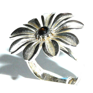 Einzelstück, Blumen-Ring "Sonnenblume" aus 925 Silber mit einem runden braunen Rauchquarz-Cabochon in der Mitte, sicher gehalten durch einer 9-Krapper-Fassung, Ringweite 55,5 - Einzelstücke nur erhältlich bei www.danilogold-shop.de