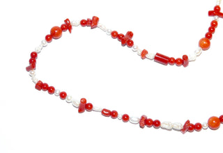 handgefädeltes Einzelstück, Edelsteinkette aus roten Korallen-Variationen (Kugeln, Tönnchen & kleine Äste) mit weißen Reiskornperlen dazwischen, Verschluß 925 Silber, Länge 45,5 cm - Handgefertigter Schmuck nur erhältlich bei www.danilogold-shop.de 