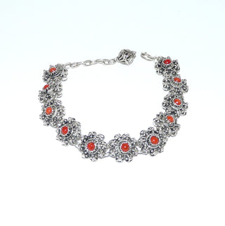 filigranes Einzelstück, Trachtenschmuck, filigranes Korallen-Armband in Filigrantechnik gefertigt, 11 Rosetten mit Kugeln aus 835 Silber, in den Tiefen geschwärzt, Oberfläche hell poliert, Naturkoralle, Länge 18 cm + Verlängerungskette mit zierlichem Endstück insgesamt bis auf 21 cm zu verlängern. Dazu passen Vin 0098-99, Art-Deco um 1920 -	Vintage-Schmuck nur im Onlineshop von danilogold!