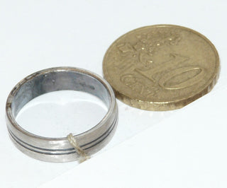 Einzelstück, Trauring, Freundschaftsring, gleichlaufender Ring "Zwei Linien" aus 925 Silber mit einem tief eingearbeiteten Muster, seidenmatt, in den Tiefen geschwärzt, Ringweite 49 -	Nur erhältlich im Onlineshop von Juwelier & Goldschmiede Danilo!