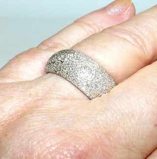 Einzelstück, Trauring, Freundschaftsring, breiter Ring aus 925 Silber, gleichlaufend, massiv, halbrunder Querschnitt, funkelnd diamantiert / diamantmatt, Ringweite 61,5, dazu paßt Ri 0341 + Ohr 0148.-	Nur erhältlich bei www.danilogold-shop.de