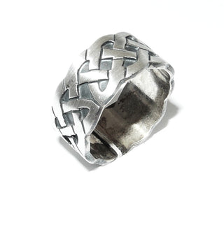 Einzelstück, Trauring, Ring aus 925 Silber "Keltischer Knoten", gleichlaufend, tief eingearbeitetes Muster, in den Tiefen geschwärzt, seidenmatt, massiv, Ringweite 59,5 -	Unikatschmuck nur erhältlich im Onlineshop von Juwelier & Goldschmiede Danilo! 