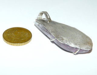 Handarbeit, Unikat-Anhänger aus 925 Silber mit einem zartrosa "Schillertropfen" mit schillernden Einschlüssen, matt + eingravierte funkelnde Strahlen, verdecke Öse (Lieferung erfolgt ohne Kette) -	Handgefertigtes Unikat! Nur im Danilo Gold Online Shop!
