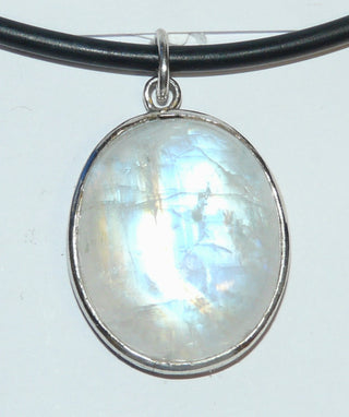 Ovales Einzelstück, schlichte Handarbeit, Anhänger aus 925 Silber mit einem großen ovalen indischen Mondstein-Cabochon, schillernd in herrlichen Blautönen, ca. 38 mm x 24 mm - Handarbeiten online bestellen bei Juwelier & Goldschmiede Danilo!