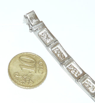 Einzelstück, Unikat-Glieder-Armband aus 925 Silber mit 2 ovalen Lapislazuli-Cabochons, seidenmatte rechteckige Glieder mit Stiftbewegung + bogenförmigen Belötungen mit polierten750 Goldstreifchen, Kastenschloß, Länge 17,5 cm -	Unikatschmuck nur erhältlich im Onlineshop von Juwelier & Goldschmiede Danilo! 