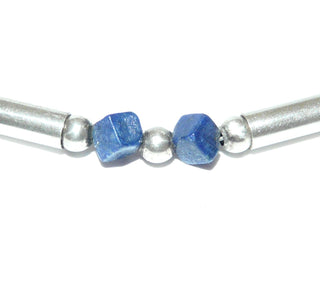Einzelstück, Armband aus 925 Silber mit 12 würfelförmigen, durchbohrten Lapislazuli, Aufgereiht mit silbernen polierten Kugeln + Röhrchen, Karabinerverschluß, Länge 19,5 cm - 	Nur erhältlich im Onlineshop von Juwelier & Goldschmiede Danilo!