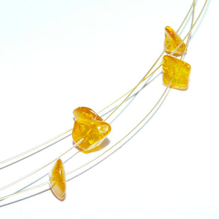 handgefertigtes Einzelstück, Unikat-Bernsteinkette "Sternenhimmel" aus Gold-Doublé mit Karabinerverschluß, Länge 46cm, Bernsteinchips hellen im Honig-Farbton, aufgereiht auf vergoldeter, ummantelter Stahlseide - Goldschmiede Danilo