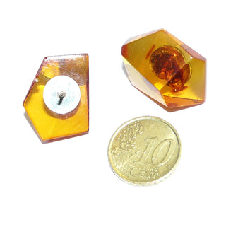 handgefertigte Einzelstücke, Unikat-Bernsteinohrstecker mit 925 Silber, pyramidal mit 3 Facetten geschliffene 5-Eck-Steine, transparenter klarer heller Honig-Bernstein, in der Mitte dunkle Einschlüsse als Blickfang - Goldschmiede Danilo