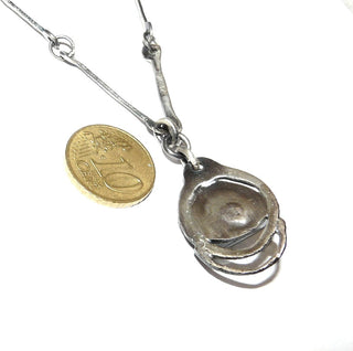 Handgefertigtes Einzelstück, Unikat-Collier aus 925 Silber bestehend aus 14 Steg-Elementen als Kette, skandinavisches Design, 42 cm + Anhängerlänge, blau-grauer Quarz im Mittelteil, seidenmatt, in den Tiefen geschwärzt, Hakenverschluß. Paßt Nord 0049, 0050 + 0051. -	Handgefertigtes Unikat! Nur im Onlineshop von Juwelier & Goldschmiede Danilo!