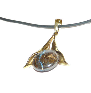 eindrucksvolles Einzelstück, relativ großer Unikat-Opal-Anhänger "Tropfen-Tulpe blauer Fluß" aus 333 Gold mit einem runden, australischen Matrix-Opal, mit schöner blauer Maserung im braunen Muttergestein -	Unikate und Pretiosen nur erhältlich im Onlineshop der Goldschmiede Danilo!