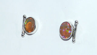 Einzelstücke, Handarbeit, Ohrstecker aus 925 Silber mit herrlich schillernden, ovalen äthiopischen Welo-Opal, Farbe "Feueropal" dunkles Orangen mit violetten und grünen Facetten, 11,8 mm x 8,5 mm - Handarbeiten online bestellen bei Juwelier & Goldschmiede Danilo!