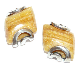 Einzelstücke, Unikat-Ohrstecker "Raute" aus 925 Silber, rautenförmige Cabochons aus versteinertem hellbraunen, fossilen Holz, mit schöner Maserung, gehalten von je 2 Silberspangen-	Unikatschmuck nur erhältlich im Onlineshop von Juwelier & Goldschmiede Danilo! 
