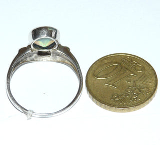 handgearbeitetes Einzelstück, Unikat Opal-Ring "Egypt" aus 925 Silber mit einem violett-orange-grün schillernden äthiopischen facettierten Welo-Jelly-Opal mit Mondstein-Charme, Ringweite 59 -	Handgefertigtes Unikat! Nur im Onlineshop von Juwelier & Goldschmiede Danilo!