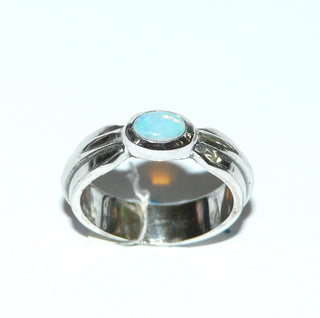 Handgefertigtes Einzelstück, Unikat Opal-Ring aus 925 Silber mit einem grün-blau schillernden, ovalen, äthiopischen Jelly-Opal, polierte massive Ringschiene, Ringweite 54,5. -	
Unikatschmuck nur erhältlich im Onlineshop von Juwelier & Goldschmiede Danilo! 
