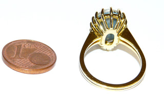 Handgefertigtes Einzelstück, Unikat-Ring aus 750 Gelbgold mit einer großen australischen, rot-blau-grün schillernden (viel Rot) Opal-Triplette, in einem Chaton mit 16 Krappen sicher eingefaßt, Ringweite 53,5 -	Unikatschmuck nur erhältlich im Onlineshop von Juwelier & Goldschmiede Danilo! 