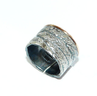 Handarbeit, Einzelstück, Ring in 925 Silber in den Tiefen geschwärzt  + 585 Gelbgold Runddraht, gewalzte "Farnstruktur", Breite ca. 13 mm, Ringweite 52 - Unikate und Pretiosen nur erhältlich im Onlineshop der Goldschmiede Danilo!