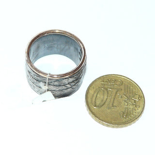 Handarbeit, Einzelstück, Ring in 925 Silber in den Tiefen geschwärzt  + 585 Gelbgold Runddraht, gewalzte "Farnstruktur", Breite ca. 13 mm, Ringweite 52 - Unikate und Pretiosen nur erhältlich im Onlineshop der Goldschmiede Danilo!