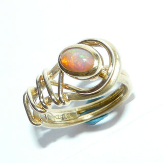 Handgefertigtes Einzelstück, Unikat-Ring "Gewickelt" aus 585 Gold mit einem australischen, grün-orange schillernden Feuer-Opal + einem Peridot-Cabochon, zwei steine in einer Wechsel-Zarge mit Bajonett-Verschluß zum Austauschen, matt + poliert, oben offen, daher ein wenig flexibel in der Weite, Ringweite 52,5 -	Handarbeiten online bestellen bei Juwelier & Goldschmiede Danilo!