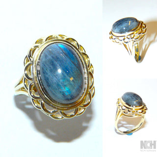 Einzelstück, Unikat-Ring "Bogengirlande" aus 333 Gelbgold mit einem großen, ovalen, blau schillernden Labardorit-Cabochon mit einer verspielt umrahmten Zargenfassung, Ringweite 51,5 -	Nur erhältlich im Onlineshop von Juwelier & Goldschmiede Danilo!