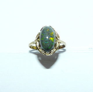 Einzelstück, Unikat-Ring aus 333 Gold mit einem grün-gelb schillernden, ovalen australischen Matrix-Opal, Ringweite 53 -	Unikatschmuck nur erhältlich im Onlineshop von Juwelier & Goldschmiede Danilo! 