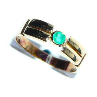 Handgearbeitetes Einzelstück, Unikat-Ring aus 750 Gelbgold mit einem runden facettierten Smaragd von 0,13 Karat, sicher in einer Zargenfassung eingefaßt, Ringweite 52,5 -	Handgefertigtes Unikat! Nur im Danilo Gold Online Shop!
