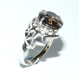 Einzelstück, Unikat-Ring "Schneckengehäuse" aus 925 Silber mit einem runden, funkelnd facettierten, braunen Rauchquarz, sicher gehalten durch einen 4-Krapper-Chaton, Ringweite 59 -	Unikatschmuck nur erhältlich im Onlineshop von Juwelier & Goldschmiede Danilo! 