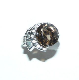 Einzelstück, Unikat-Ring "Schneckengehäuse" aus 925 Silber mit einem runden, funkelnd facettierten, braunen Rauchquarz, sicher gehalten durch einen 4-Krapper-Chaton, Ringweite 59 -	Unikatschmuck nur erhältlich im Onlineshop von Juwelier & Goldschmiede Danilo! 