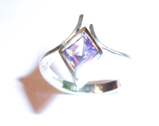 Einzelstück, Handarbeit, Ring aus 925 Silber mit einem rautenförmigen, facettierten Amethyst, ca. 11 mm X 7,8 mm, Ringweite 56 -	
-	Handgefertigtes Unikat! Nur im Danilo Gold Online Shop!
